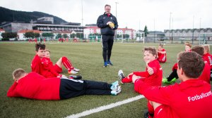 Gruppen for 2005 koser seg på Branns fotballcamp rett før skolestart august 2017.