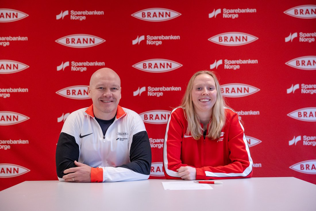 Sportslig leder Lars Johan Myklebust sammen med Tomine Svendheim.