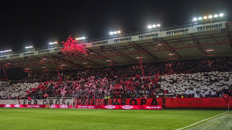 Tifo på Frydenbø-tribunen
