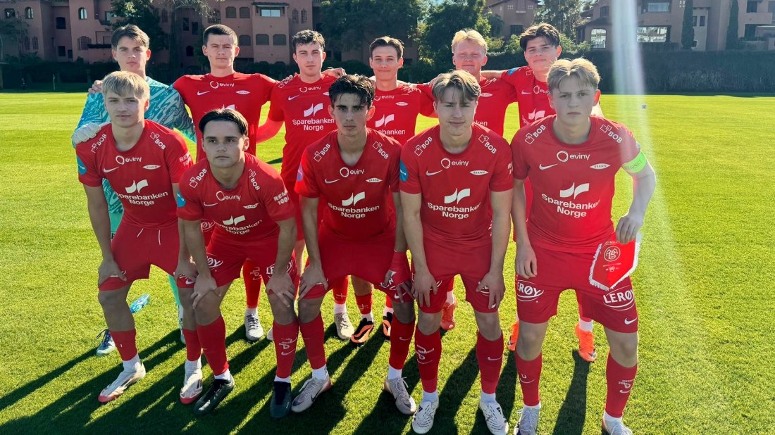 G19-laget før møtet med Aalborg i gruppespillet.